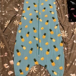 Brand New Kyte BABY Blue Pineapple Print Kids Pajamas